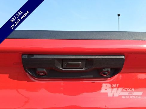 Used 2024 Chevrolet Silverado 1500 Custom Trail Boss w/ LPO, Dark Essentials Package AWD/4WD image 17