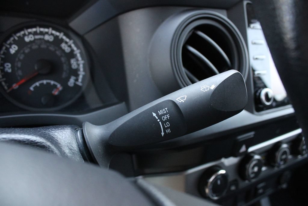 Used 2020 Toyota Tacoma SR AWD/4WD image 13