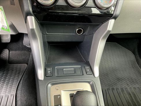 Used 2016 Subaru Forester 2.5i Premium w/ Popular Package #2 AWD/4WD image 14