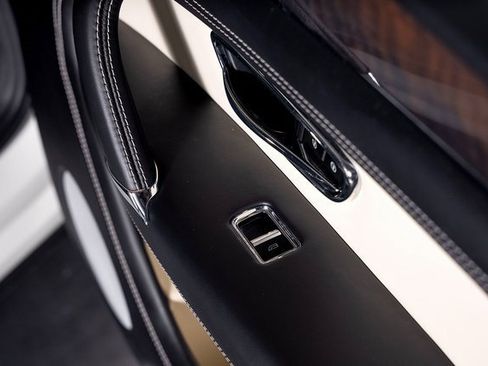 Used 2019 Bentley Bentayga image 67