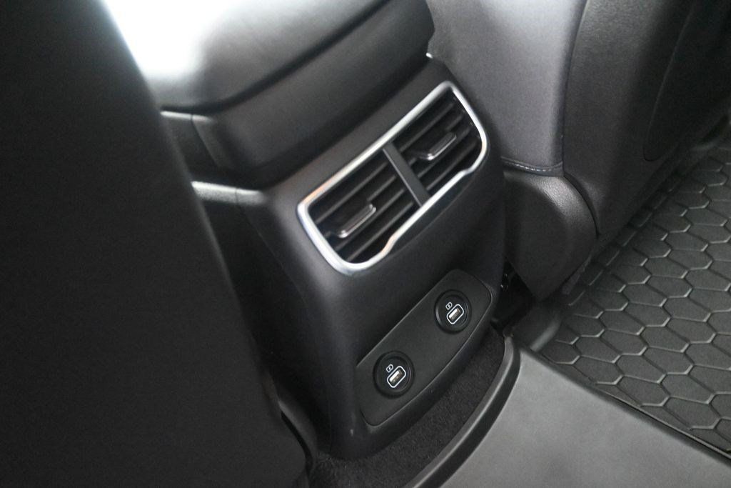 Used 2023 Hyundai Santa Fe SEL w/ Winter Weather Package FWD image 17
