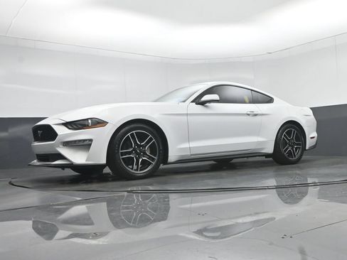 Used 2018 Ford Mustang Coupe w/ Equipment Group 101A RWD image 49