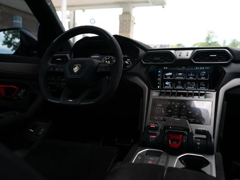 Used 2024 Lamborghini Urus Performante AWD/4WD image 62