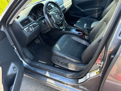 Used 2018 Volkswagen Passat 2.0T SE FWD image 7