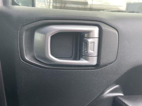 Used 2018 Jeep Wrangler Unlimited Sport S image 17