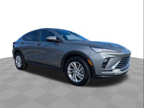 Certified 2024 Buick Envista Preferred w/ Advanced Safety Package image 3