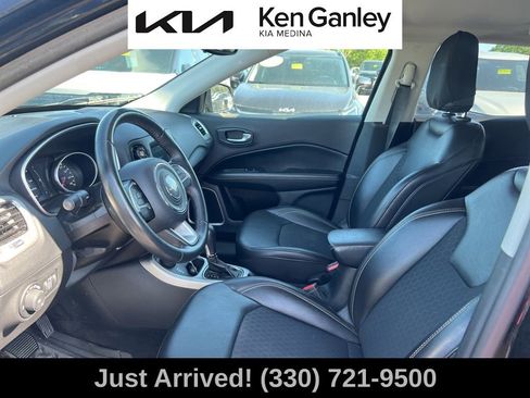Used 2019 Jeep Compass Latitude AWD/4WD image 11