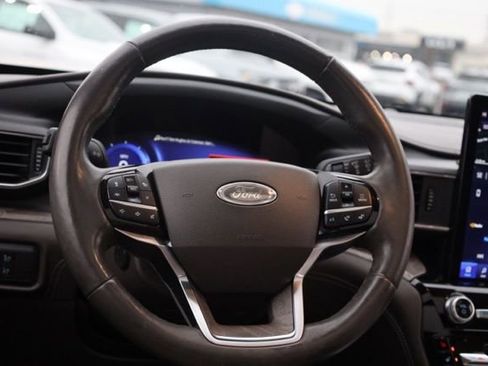 Used 2022 Ford Explorer Platinum w/ Equipment Group 601A image 13