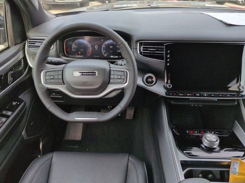 New 2026 Jeep Compass Latitude image 15