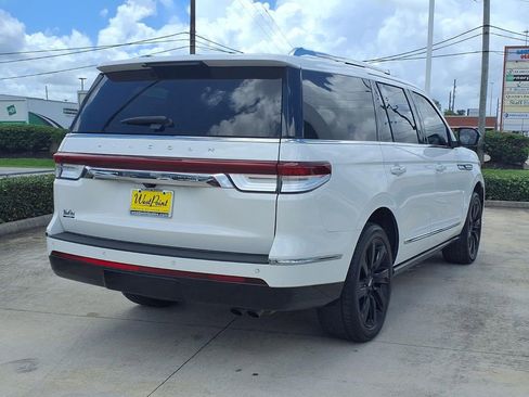 Used 2022 Lincoln Navigator Reserve RWD image 2