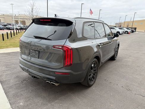 Used 2022 Kia Telluride EX w/ EX Premium Package image 4
