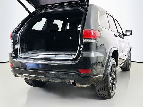 Used 2021 Jeep Grand Cherokee Laredo X image 25