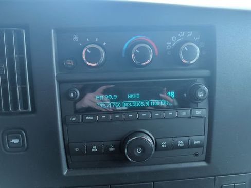 Certified 2025 Chevrolet Express 3500 LT w/ LT Preferred Equipment Group RWD image 3