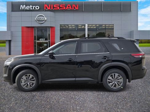 New 2026 Nissan Pathfinder SV image 3