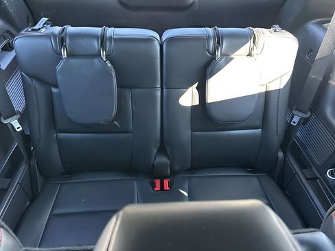 Used 2025 Ford Explorer ST-Line w/ ST-Line Street Pack image 12