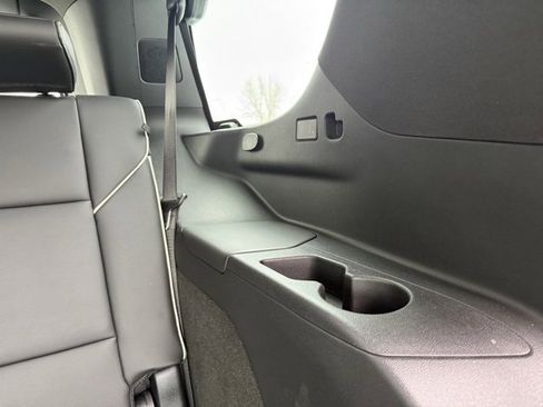 Certified 2025 Cadillac Escalade Premium Luxury image 33