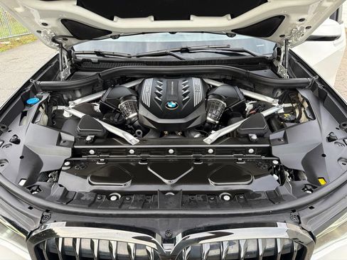 Used 2022 BMW X7 M50i AWD/4WD image 44