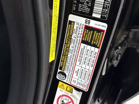 Used 2019 Toyota Avalon Limited image 53