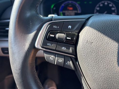 Used 2018 Honda Accord Touring image 20