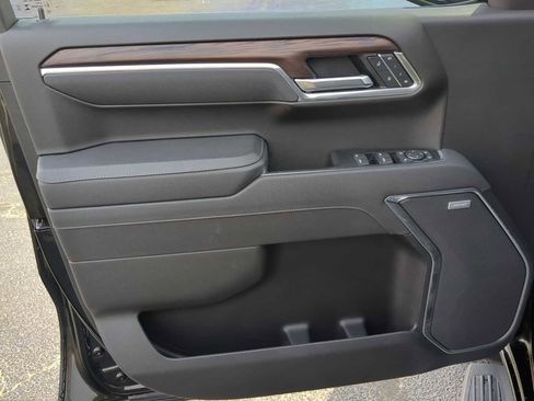 Used 2025 GMC Sierra 1500 SLT w/ SLT Premium Plus Package image 11