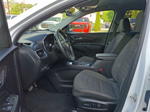 Used 2023 Chevrolet Equinox LT AWD/4WD image 13