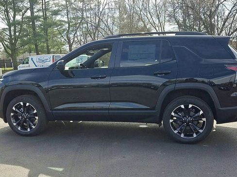 New 2026 Chevrolet Equinox RS w/ Convenience Package III FWD image 8