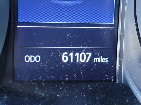 Used 2021 Toyota C-HR LE image 32