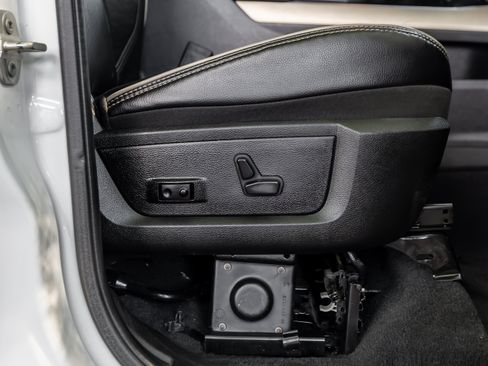 Used 2023 RAM 2500 Laramie AWD/4WD image 57