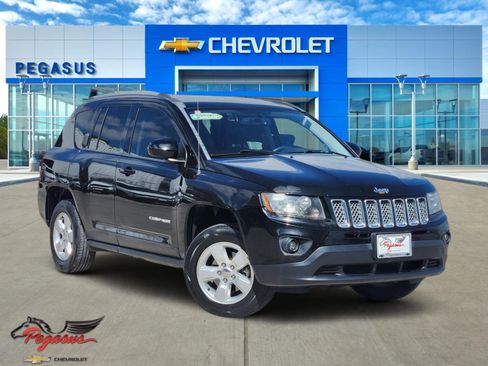 Used 2016 Jeep Compass Latitude image 1