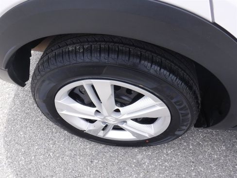 Used 2023 Nissan Kicks S FWD image 4