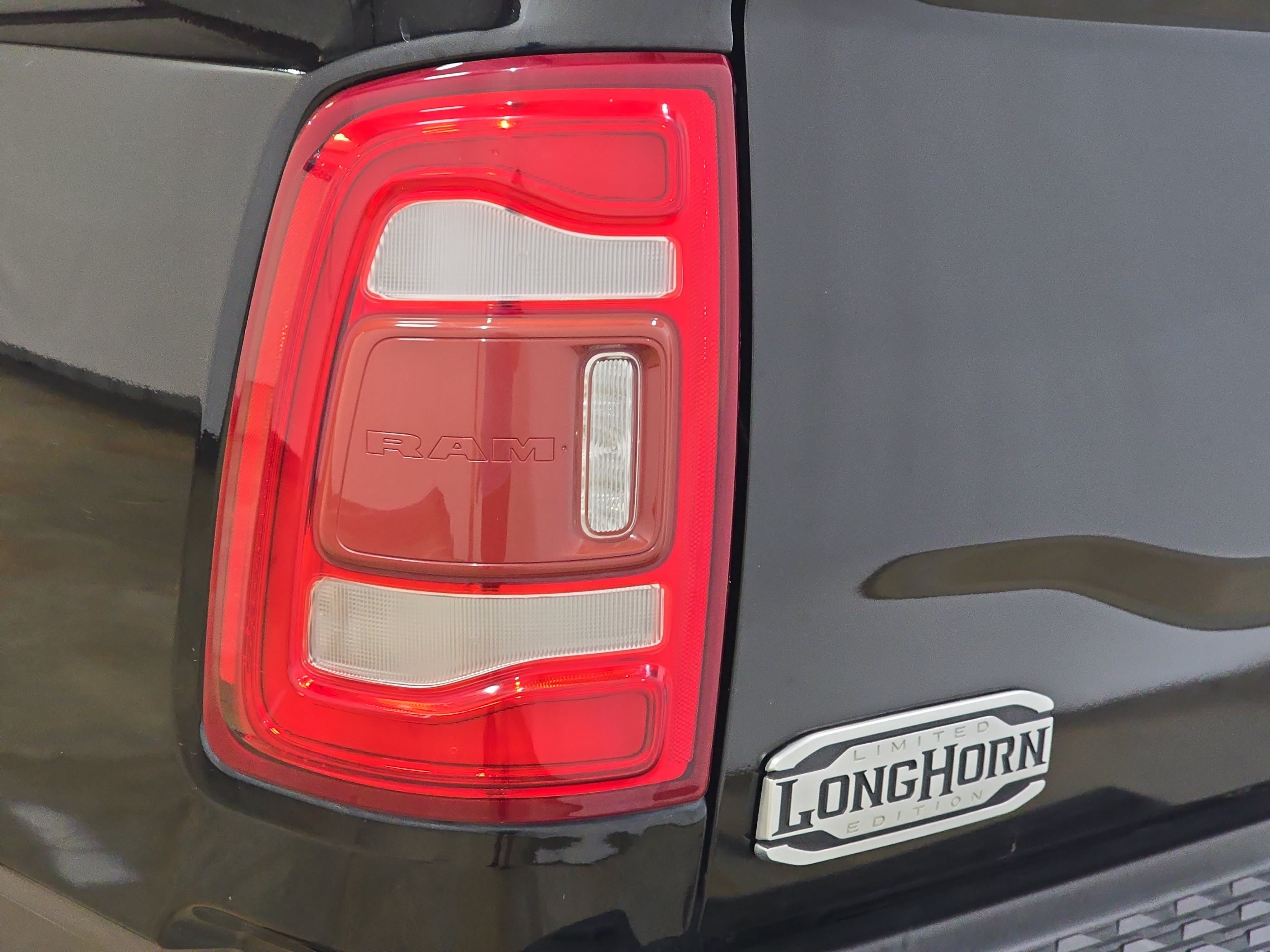Used 2022 RAM 2500 Limited AWD/4WD image 30