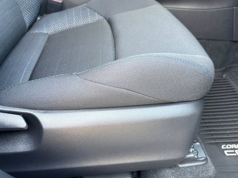 Certified 2025 Toyota Corolla Cross SE image 24