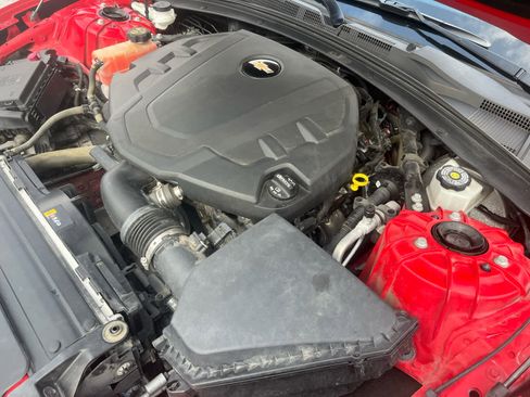 Used 2020 Chevrolet Camaro LT image 25