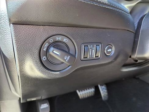 Certified 2020 Dodge Challenger R/T w/ Plus Package image 28