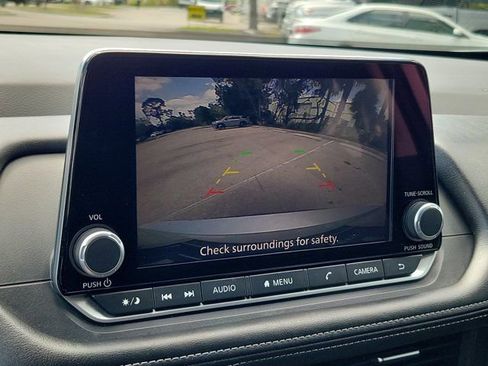 Certified 2025 Nissan Rogue SV FWD image 30