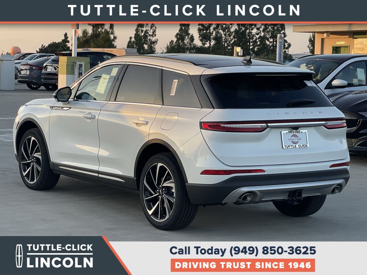 New 2025 Lincoln Corsair Reserve w/ Equipment Group 202A FWD image 4