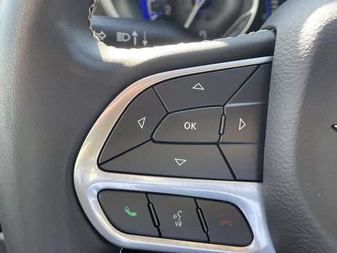 Used 2023 Chrysler Voyager LX FWD image 21