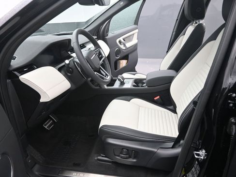 Used 2025 Land Rover Discovery Sport Dynamic SE image 19