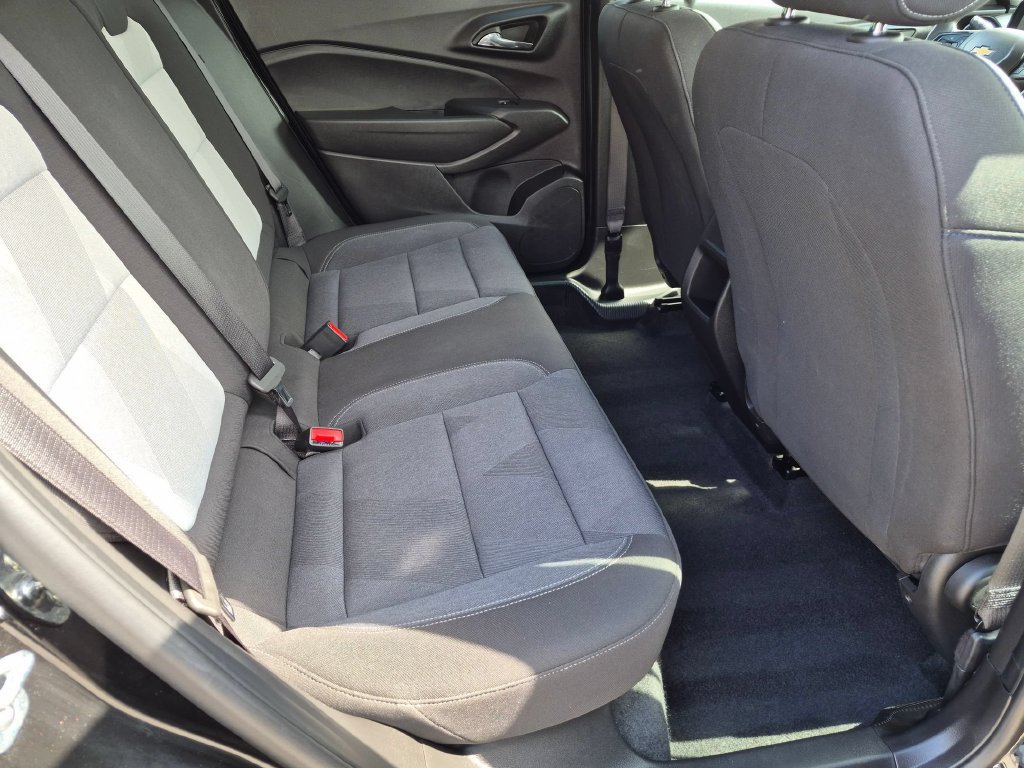 Used 2025 Chevrolet Trax LS FWD image 29