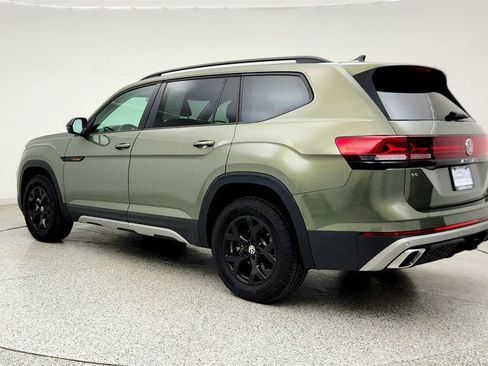 Used 2025 Volkswagen Atlas Peak Edition SE AWD/4WD image 7