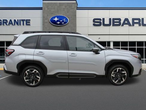 Used 2025 Subaru Forester Limited AWD/4WD image 11