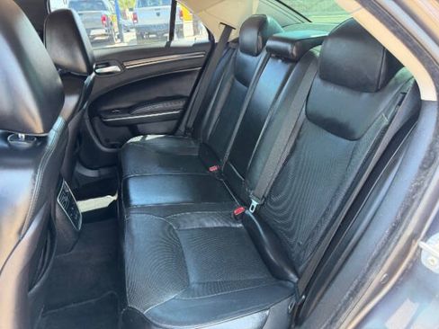 Used 2016 Chrysler 300 C RWD image 13