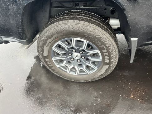 Used 2025 Chevrolet Colorado Z71 image 29