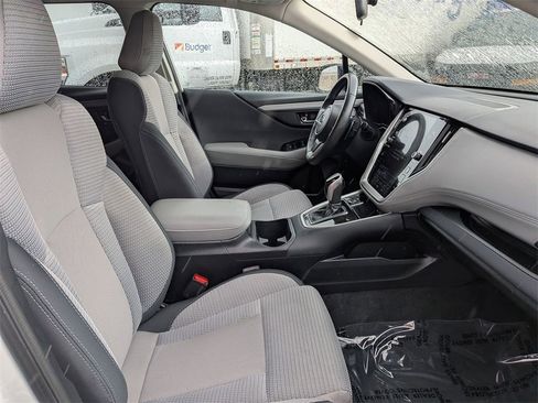 Used 2025 Subaru Outback Premium image 31