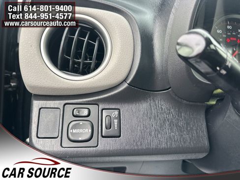 Used 2012 Toyota Yaris LE image 17