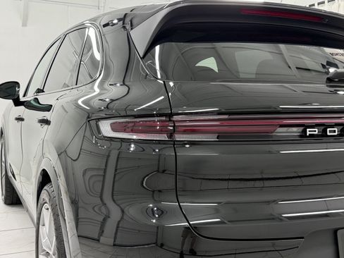 Certified 2025 Porsche Cayenne S AWD/4WD image 18