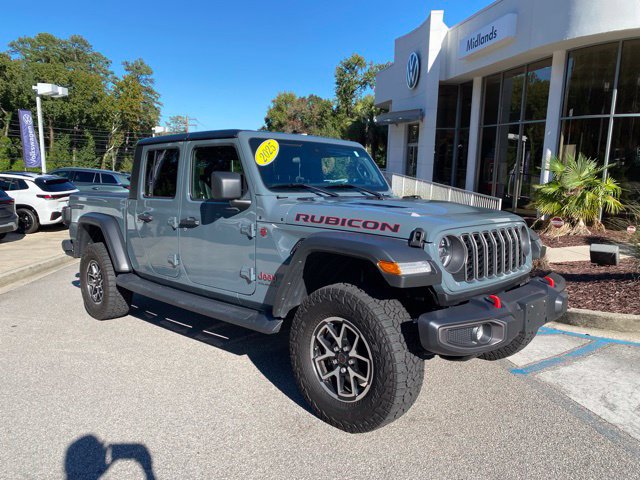 Used 2025 Jeep Gladiator Rubicon w/ Convenience Group AWD/4WD image 1