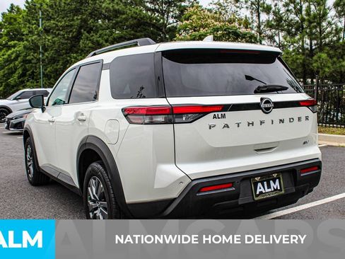 Used 2024 Nissan Pathfinder SV FWD image 5