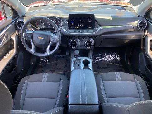 Used 2025 Chevrolet Blazer LT AWD/4WD image 10
