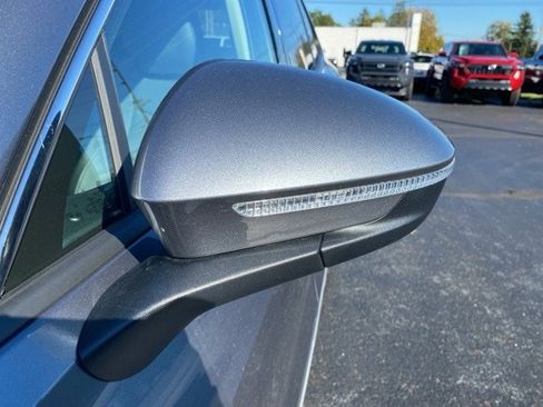 New 2025 Volkswagen Tiguan SE image 14